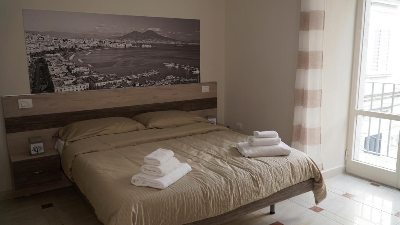 Donna Vicenza Bed & Breakfast Neapel Exteriör bild