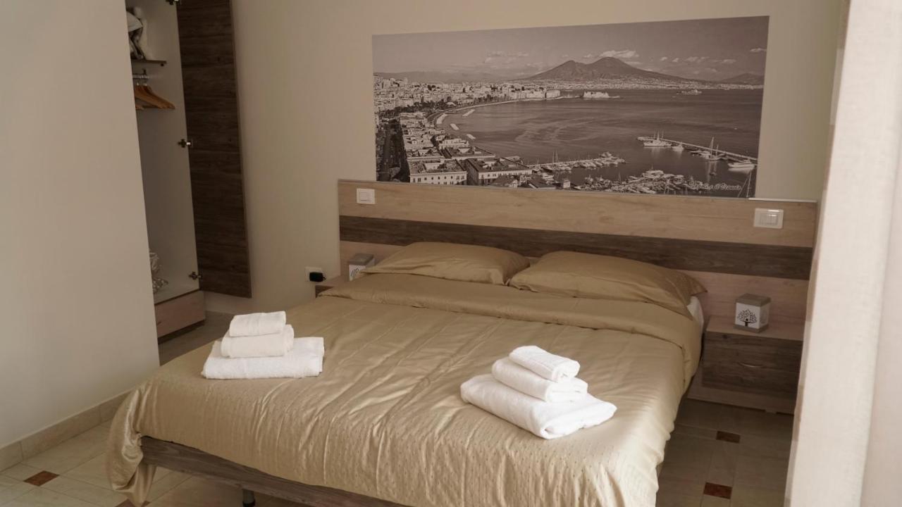 Donna Vicenza Bed & Breakfast Neapel Exteriör bild