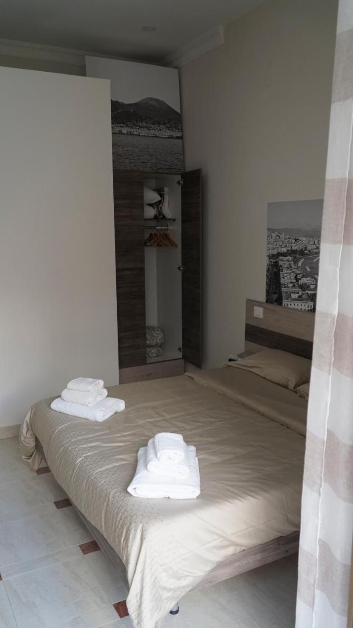 Donna Vicenza Bed & Breakfast Neapel Exteriör bild